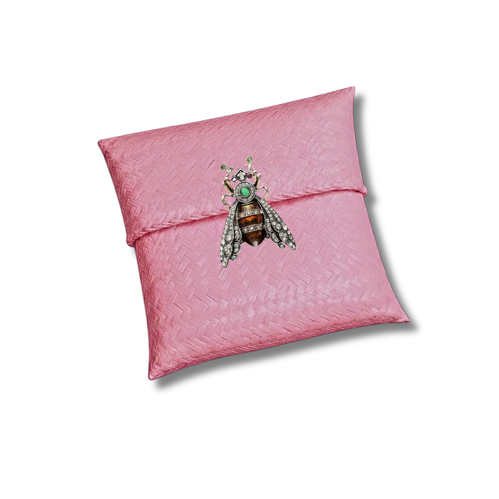 THE QUEEN BEE